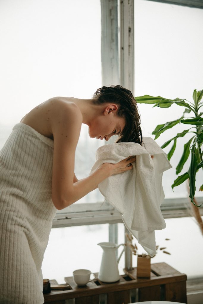 bad habits that damage your hair towel dry hair