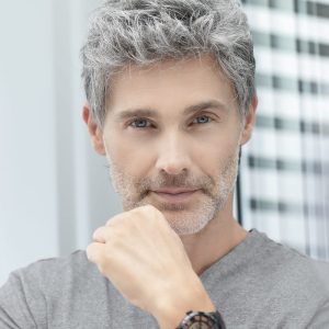 Total hair prosthesis man